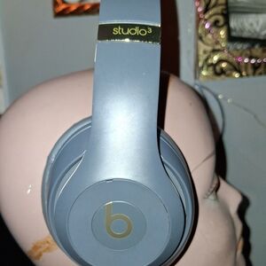 Studio3 Wireless Headphones - Gray